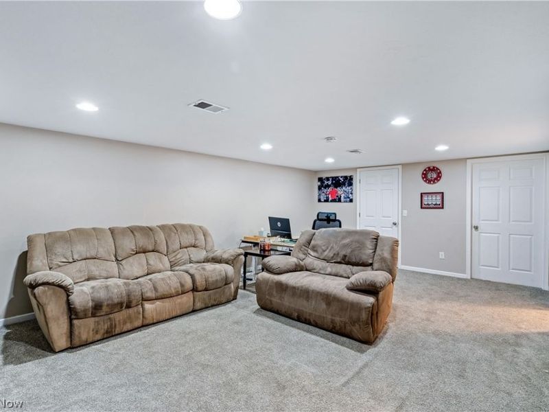 7130 Mill Creek Boulevard, Youngstown, OH 44512 Photo 32