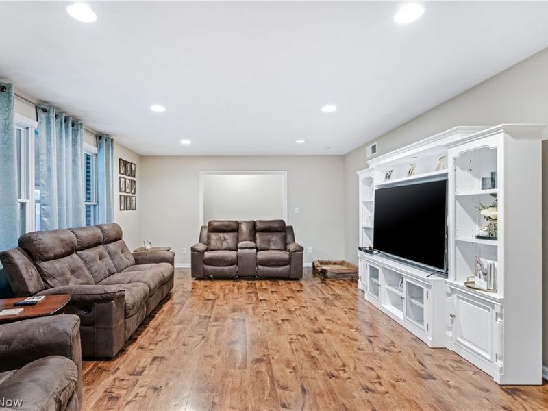 7130 Mill Creek Boulevard, Youngstown, OH 44512 Photo 4