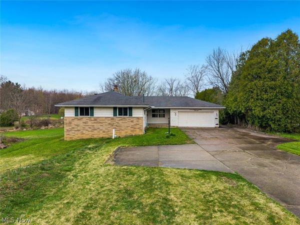 19156 Howe Road, Strongsville, OH 44136