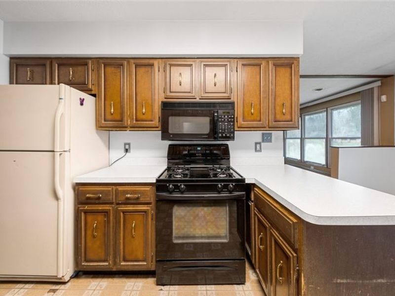 19156 Howe Road, Strongsville, OH 44136 Photo 14