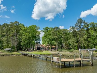 7814 O NEIL , GLOUCESTER, VA 23061