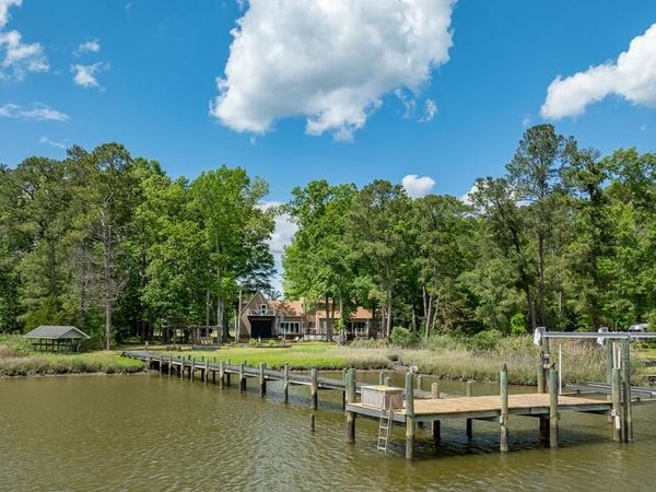 7814 O NEIL, GLOUCESTER, VA 23061