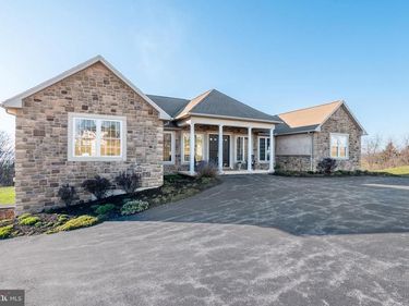 8419 CARPET ROAD, NEW TRIPOLI, PA 18066