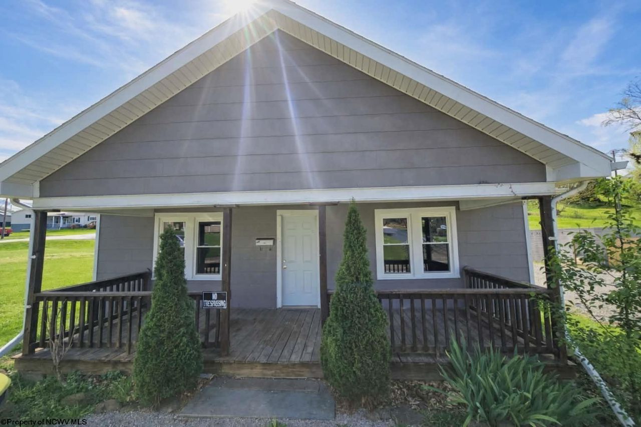 595 S Pike Street, Shinnston, WV 26431 Main Photo