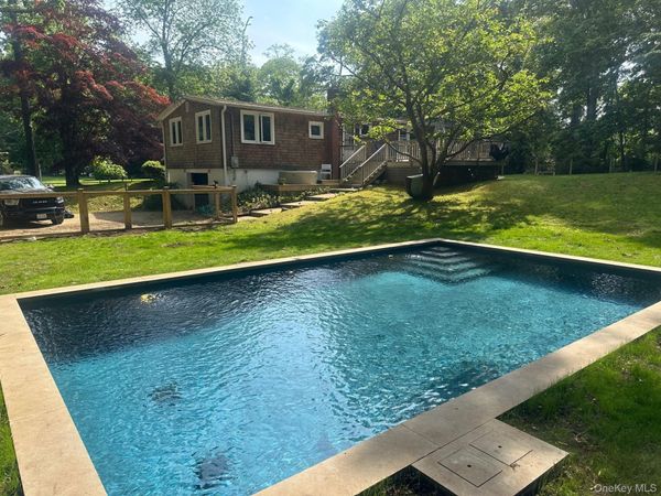 9 Johnston Road, Shelter Island, NY 11964