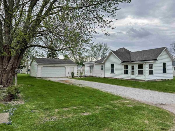 205 W Main Street, Chalmers, IN 47929