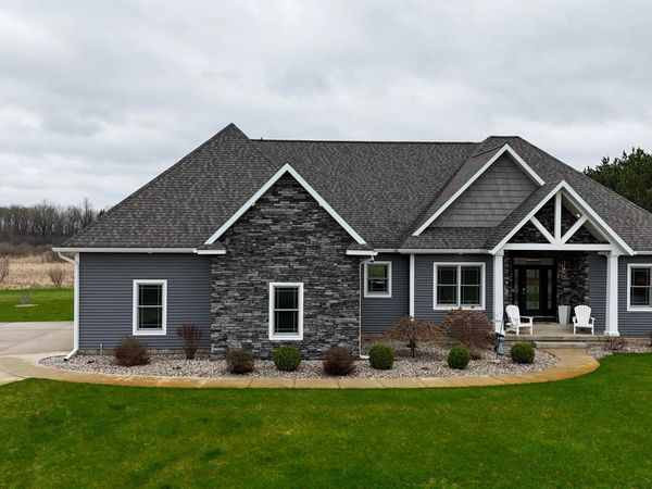 3245 Paddock Lane, Mt Pleasant, MI 48858