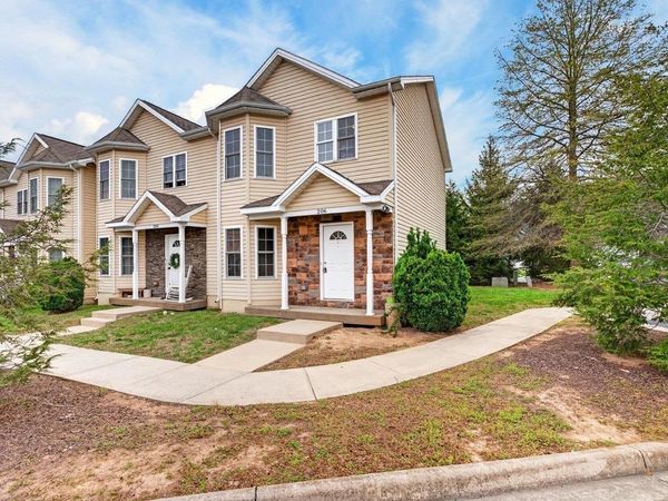 206 WILLOW OAKS DR, ELKTON, VA 22827