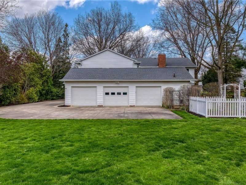 1222 Dearborn Drive, Akron, OH 44313 Photo 4