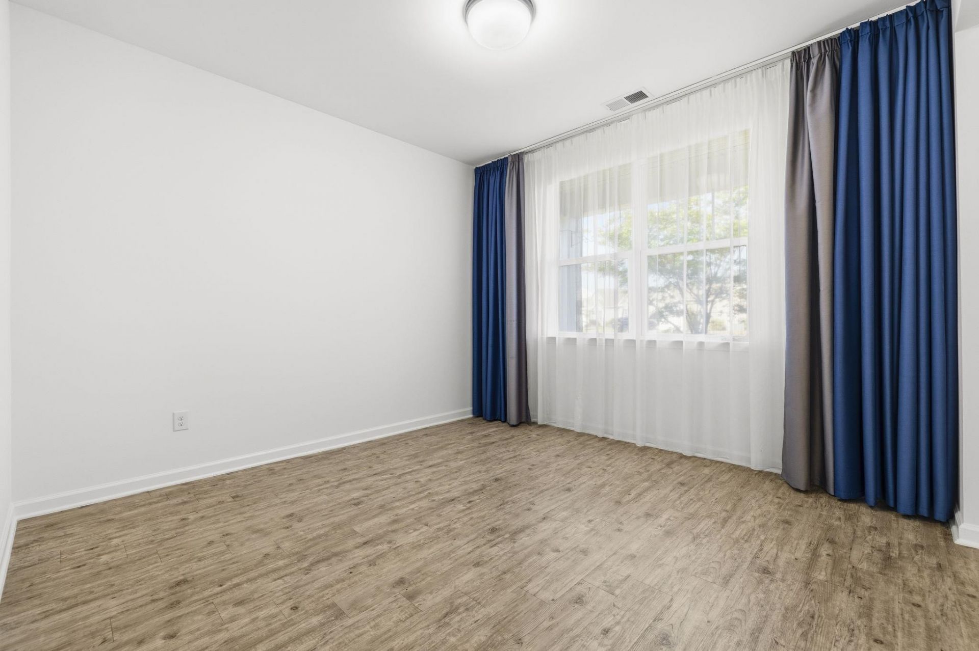 550 Hay Hill Ln. Photo 4