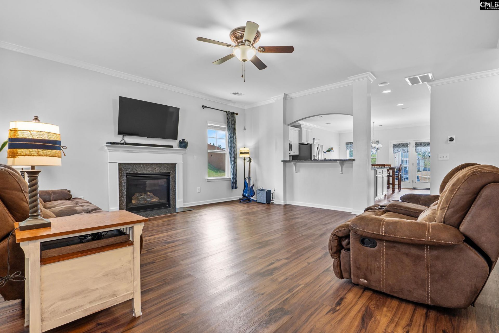 837 Oxbury Ln  Photo 4