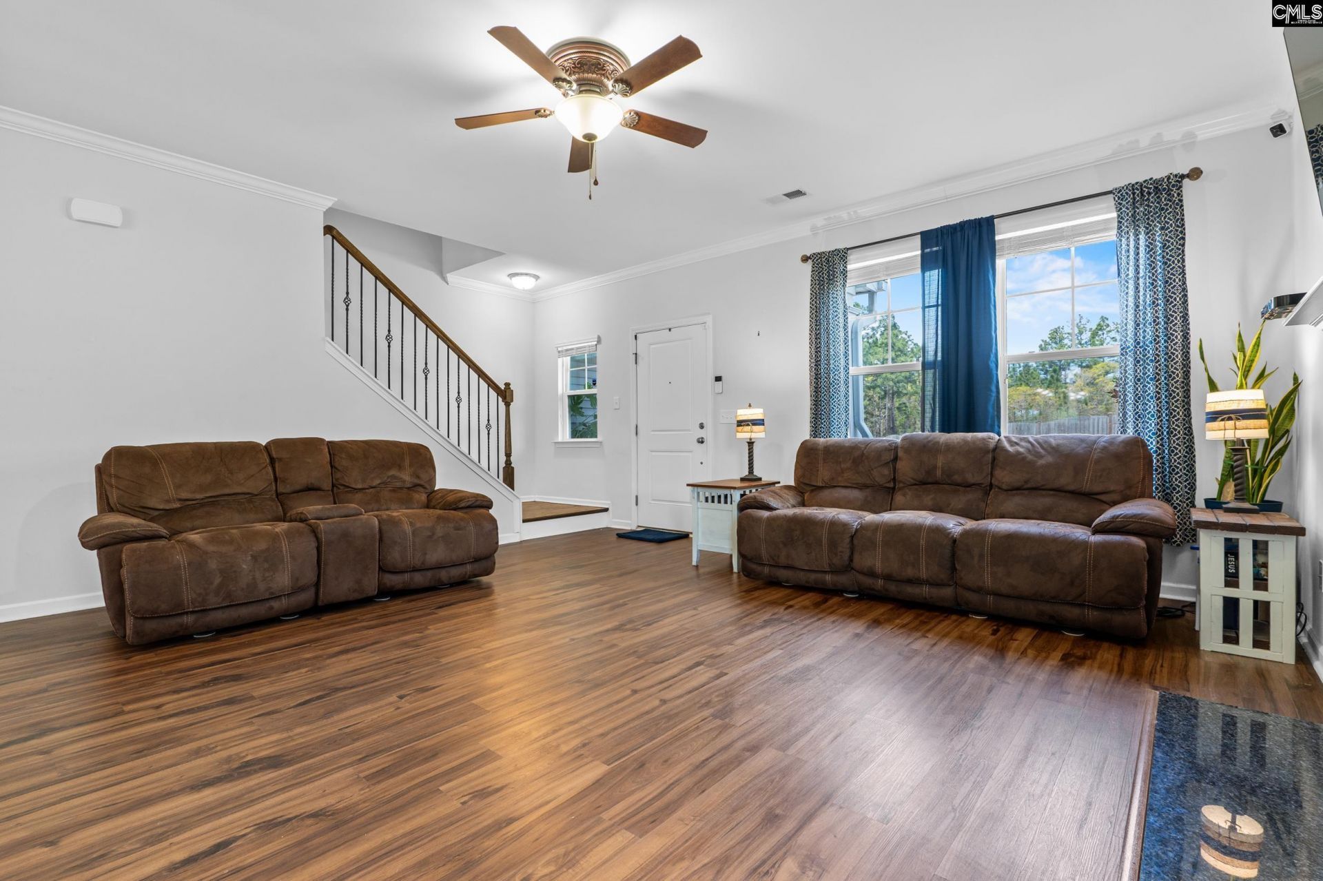 837 Oxbury Ln  Photo 5