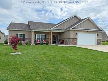 244 Steve Circle, Hurricane, WV 25526