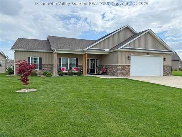 244 Steve Circle, Hurricane, WV 25526