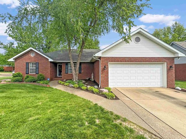2820 Woodside Court, Evansville, IN 47711