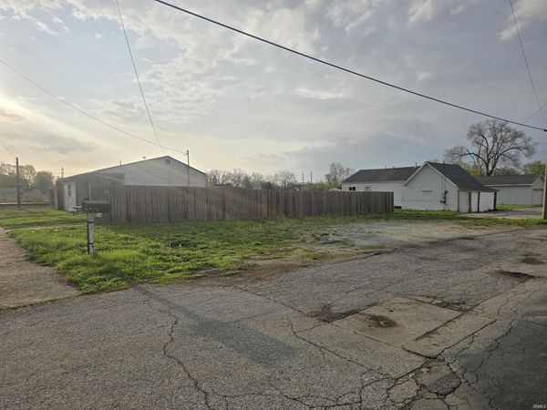 114 E Highland Avenue, Marion, IN 46952