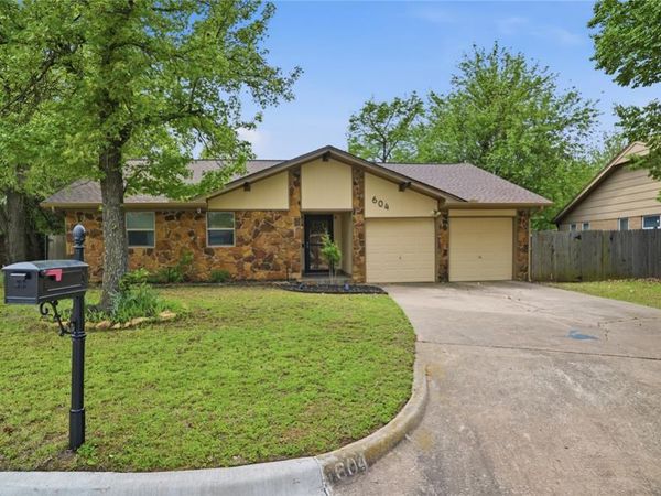 604 SW 25th Street, Moore, OK 73160