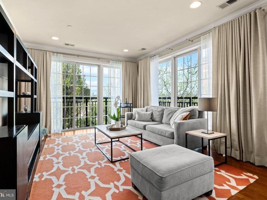 600 Commodore Court, Unit 2628, Philadelphia, PA 19146 Main Photo