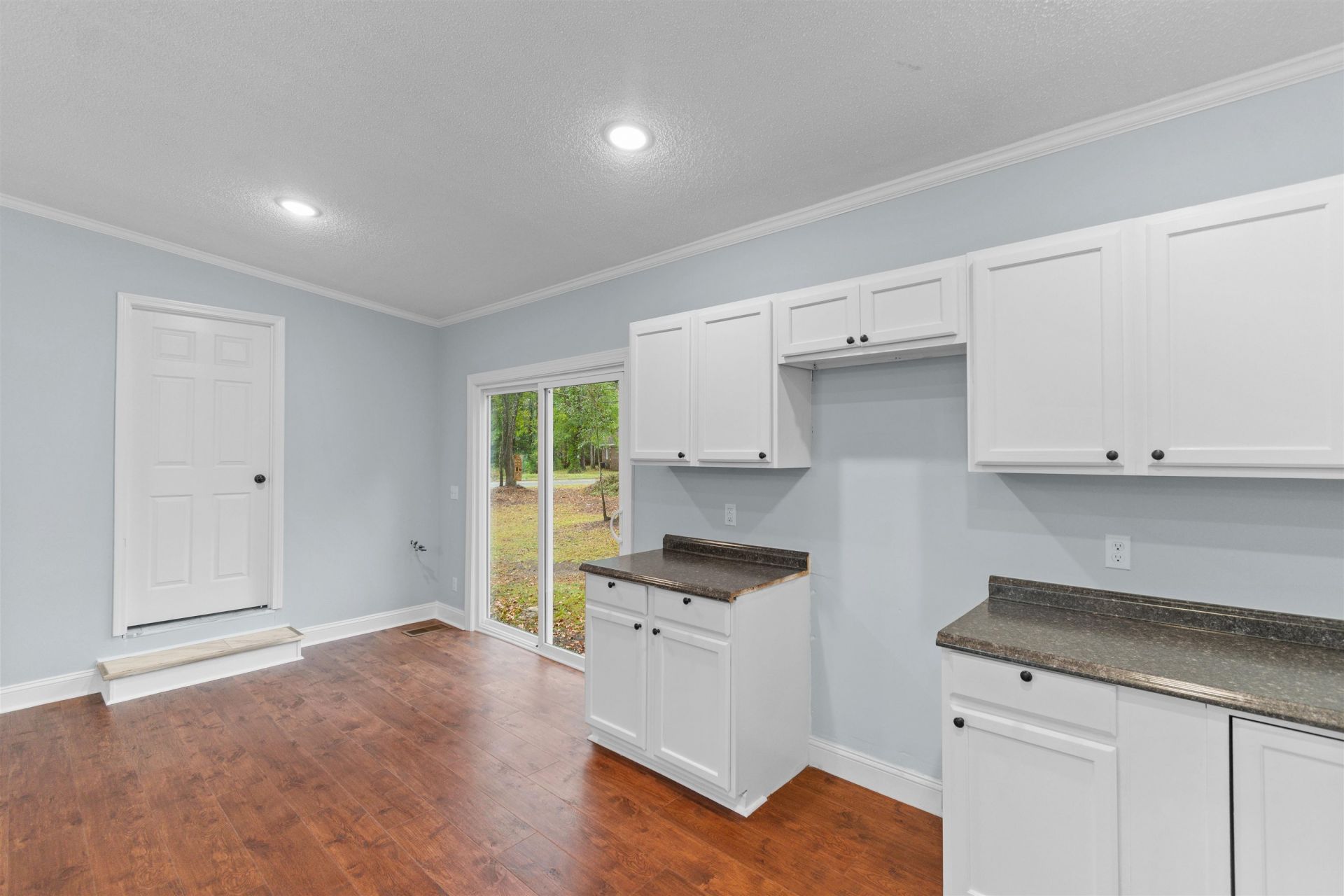 903 Durant St.  Photo 11