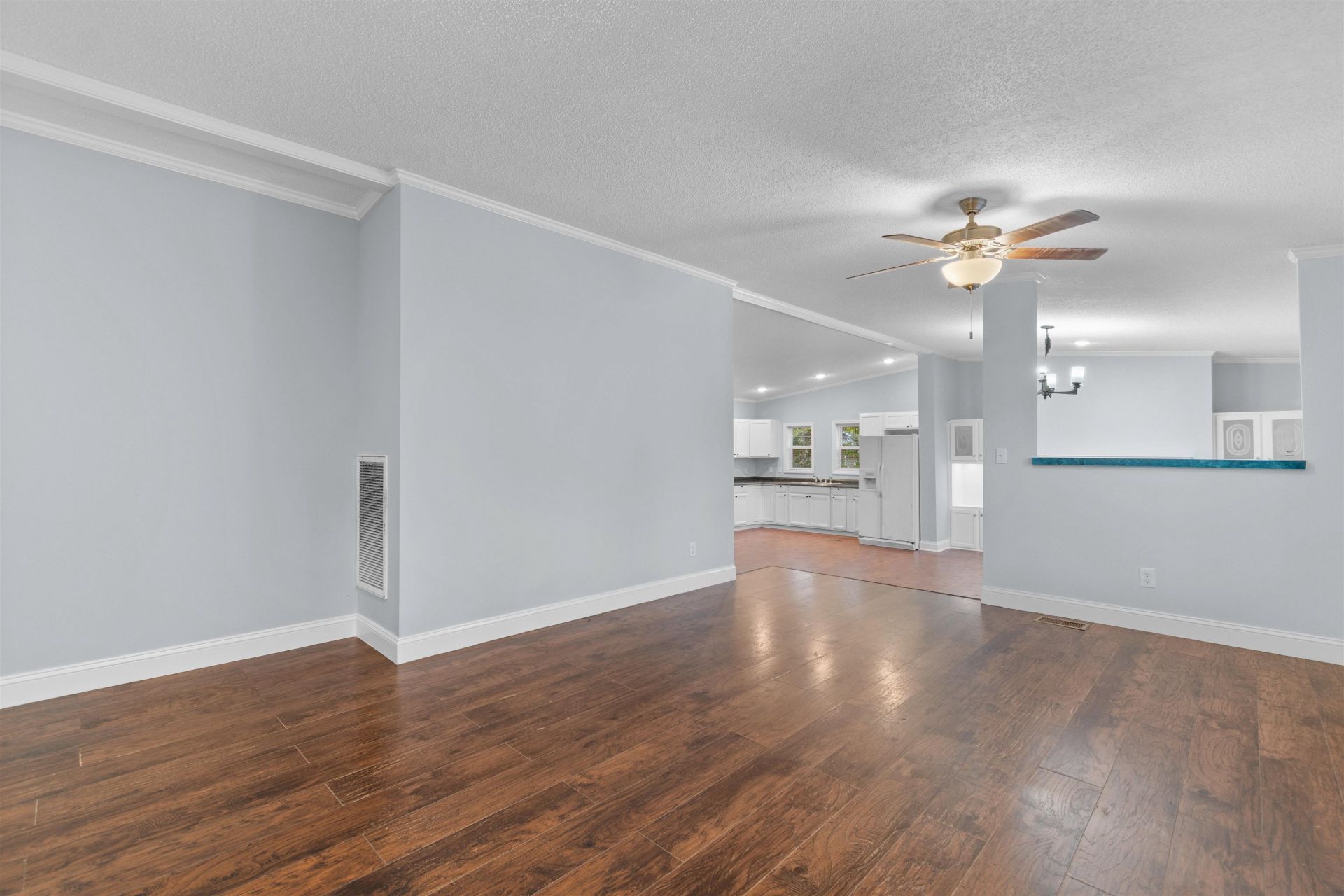 903 Durant St.  Photo 13