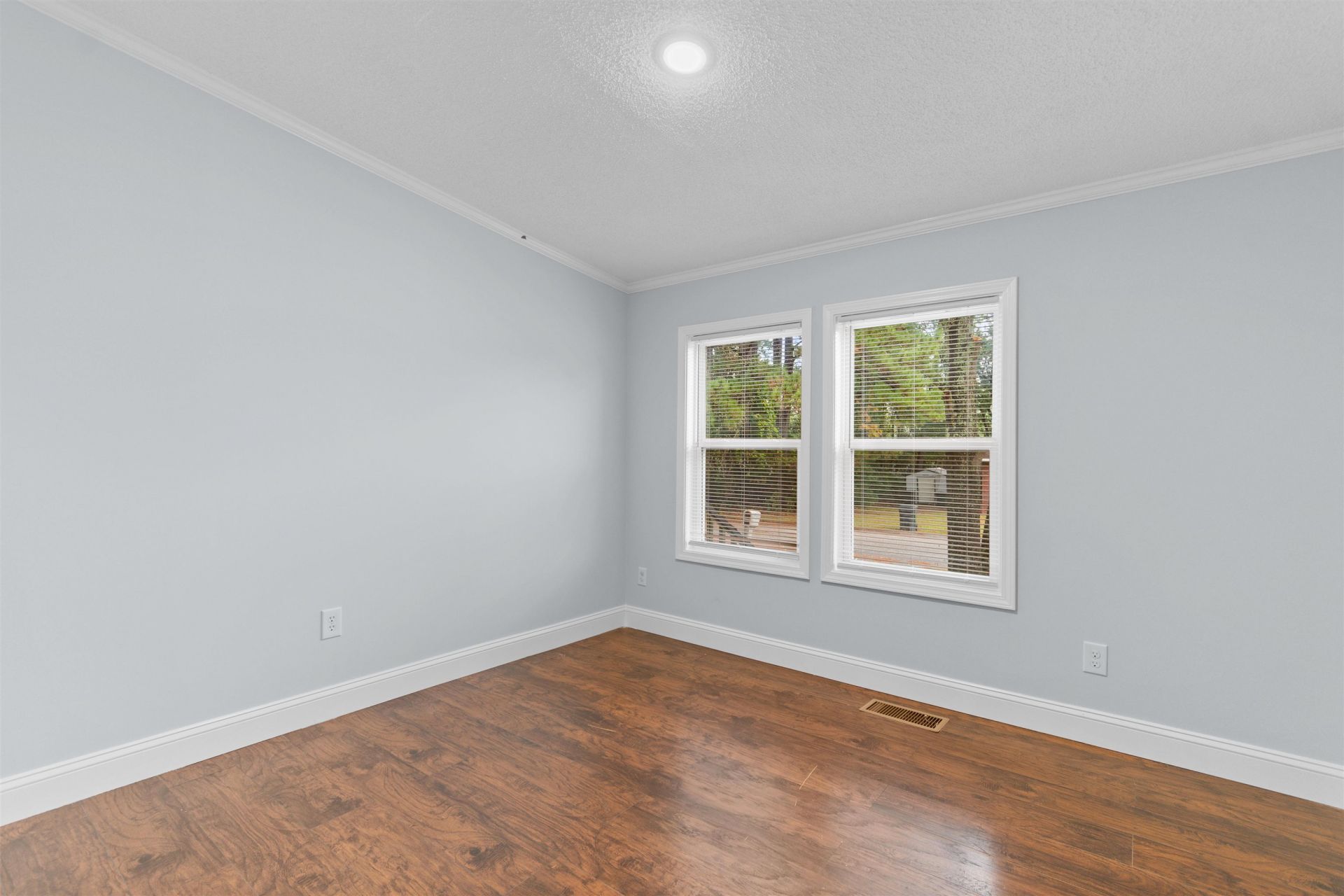 903 Durant St.  Photo 19