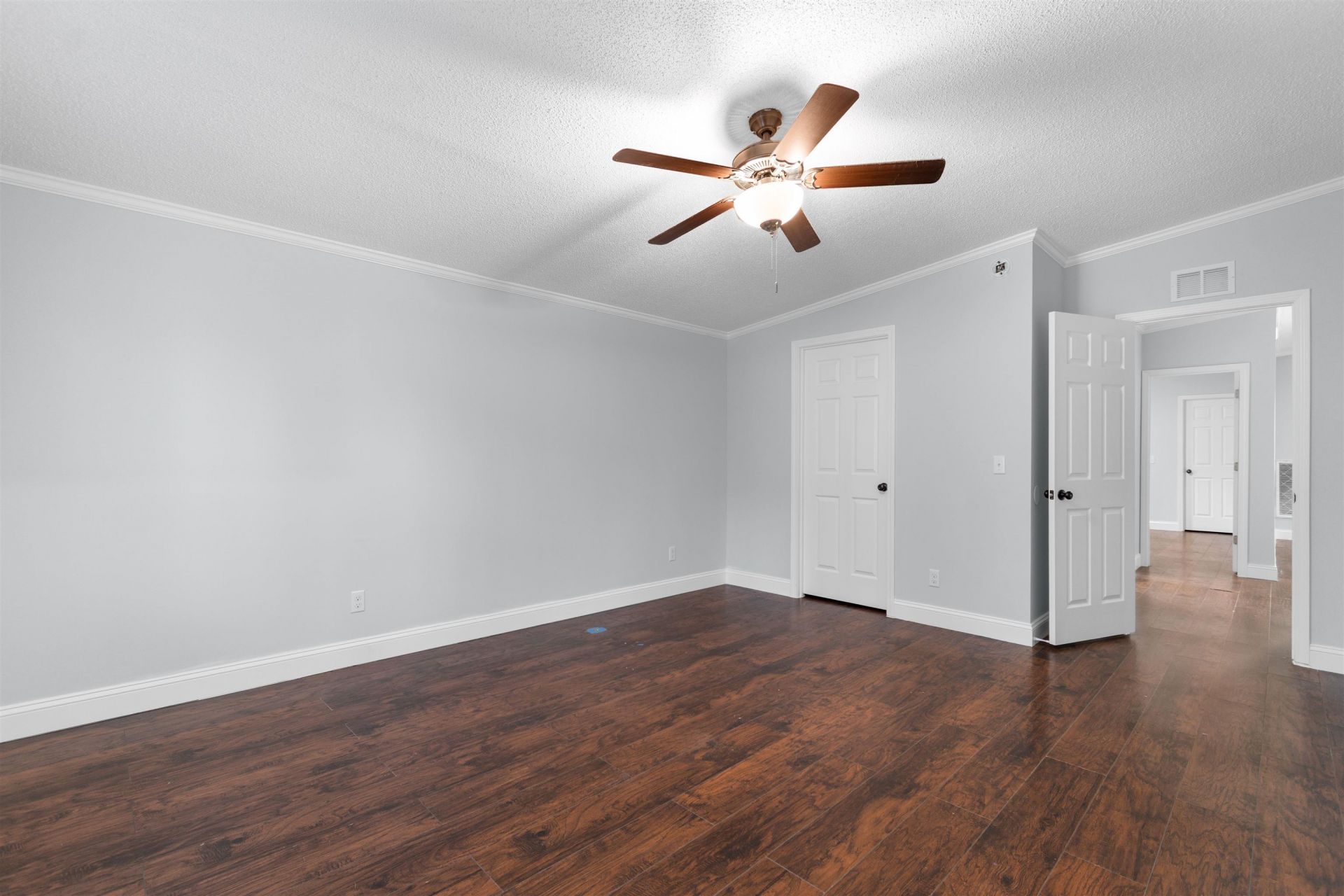 903 Durant St.  Photo 26