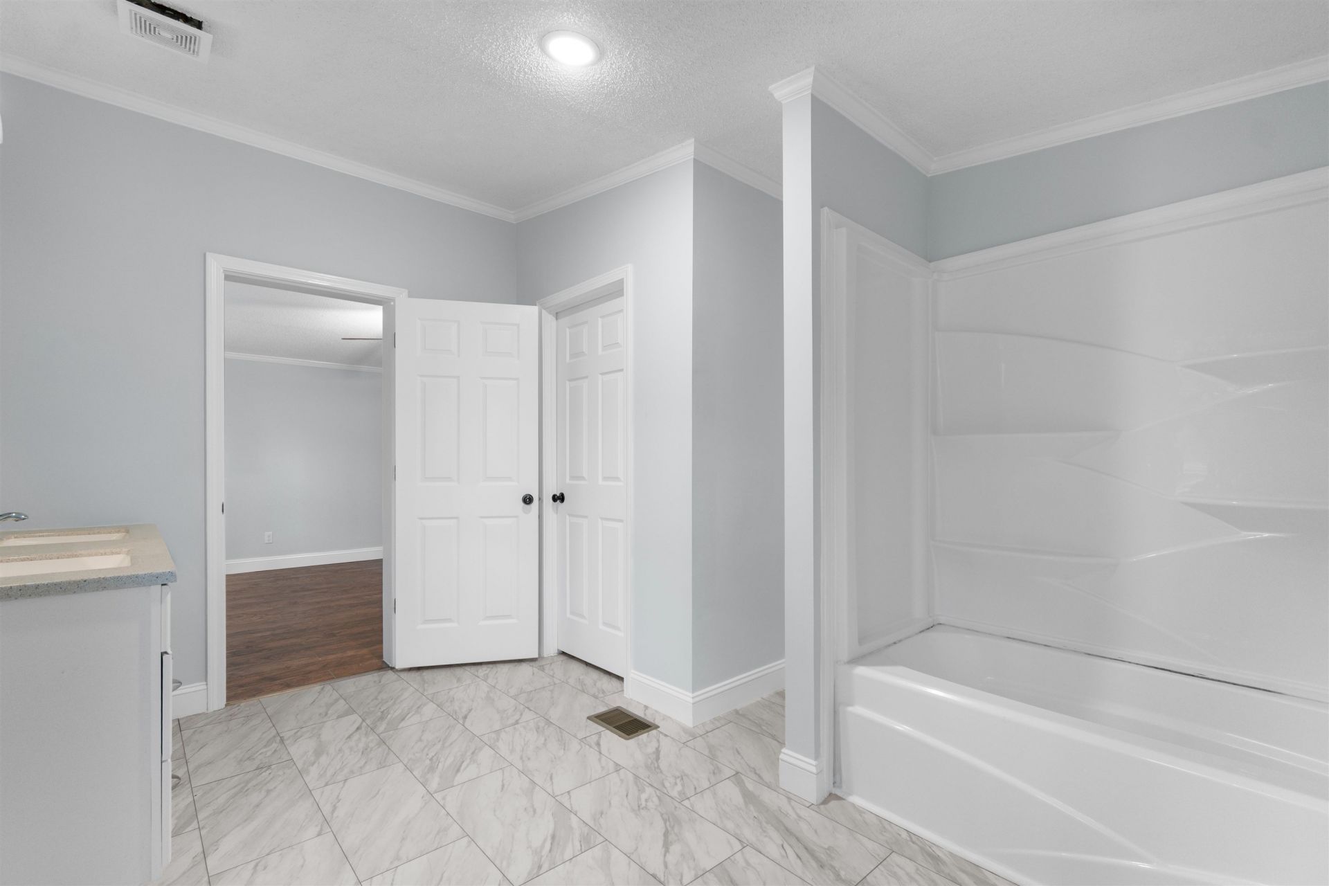 903 Durant St.  Photo 27