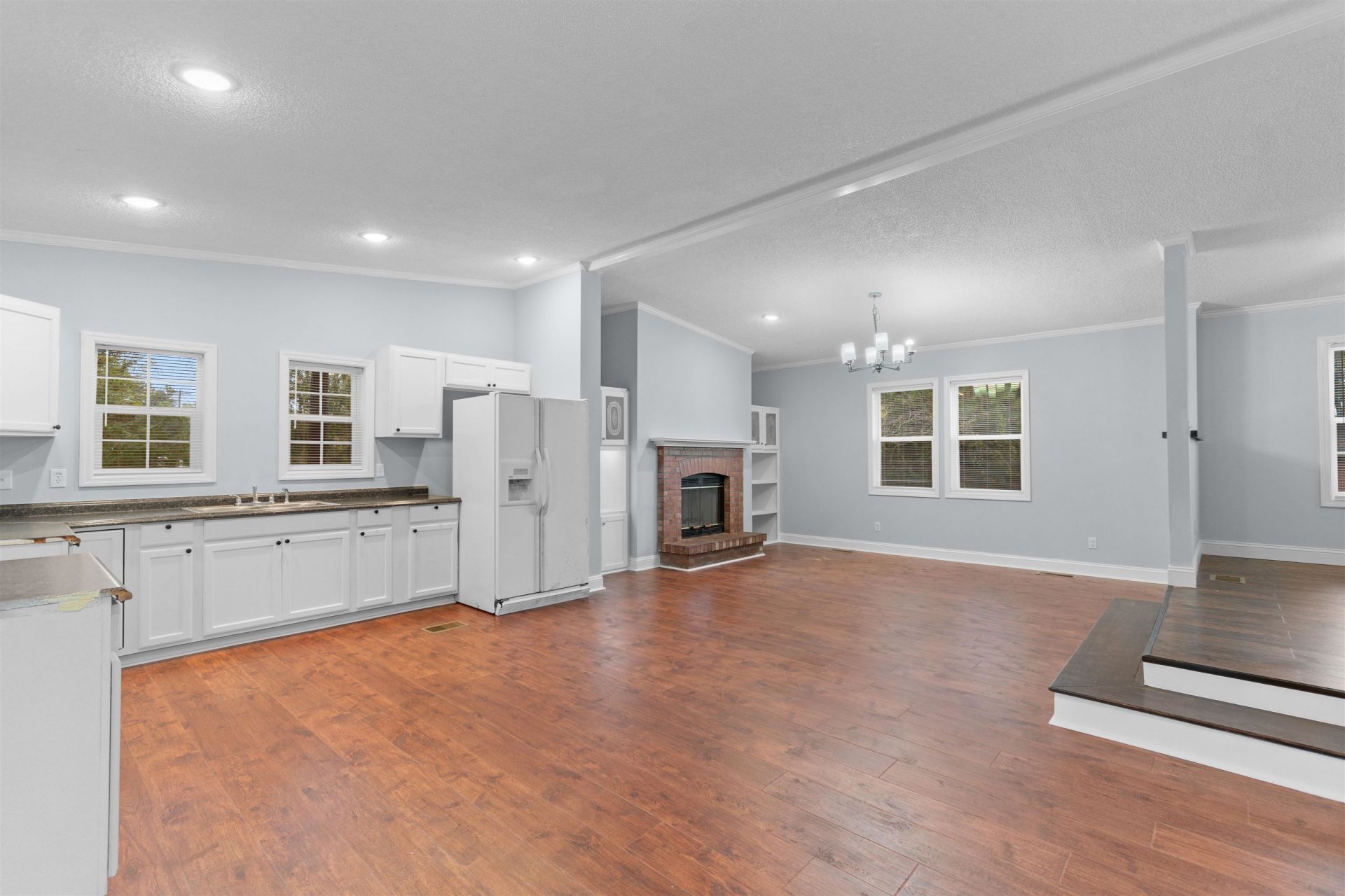 903 Durant St.  Photo 5