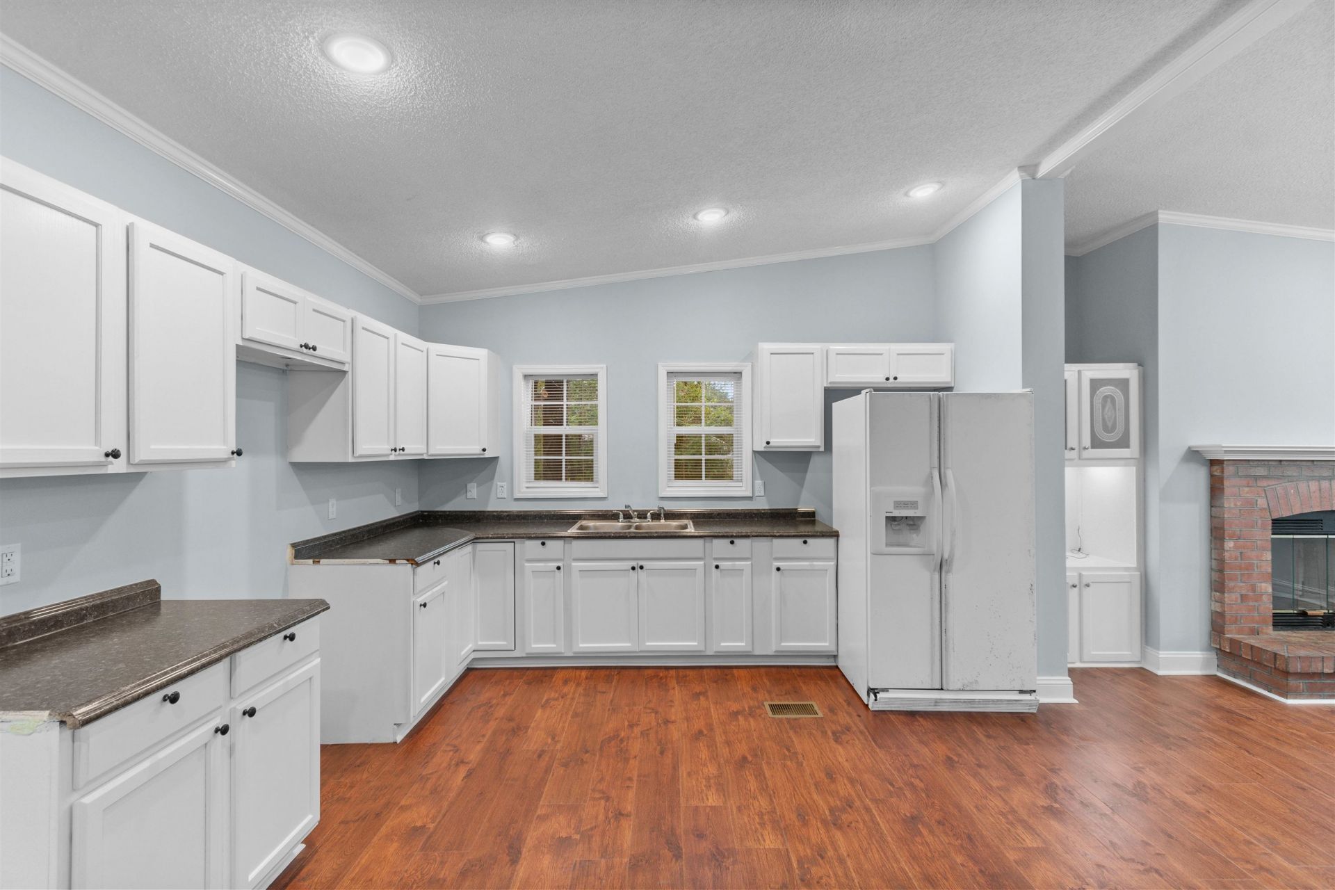 903 Durant St.  Photo 9