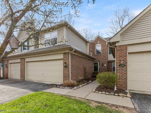 134 Legacy Park Circle, Dearborn Heights, MI 48127