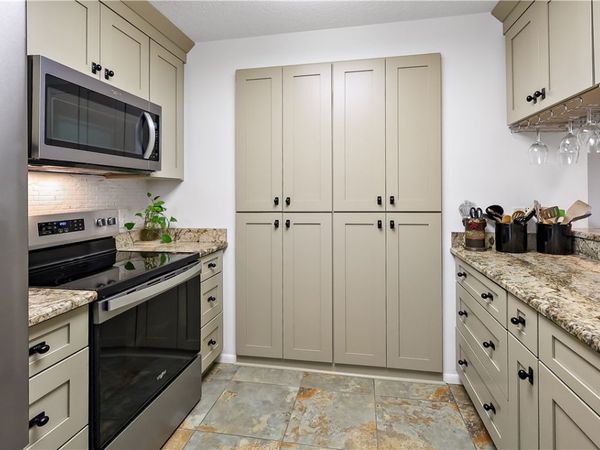 27 Plantation Drive, Unit 201, Vero Beach, FL 32966