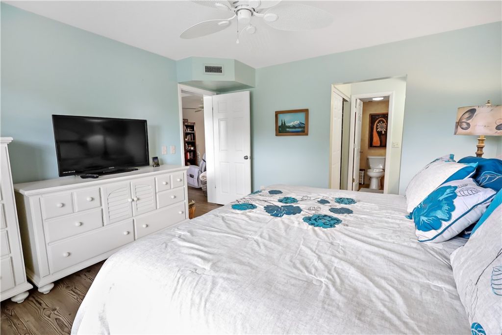 27 Plantation Drive, Unit 201, Vero Beach, FL 32966 Photo