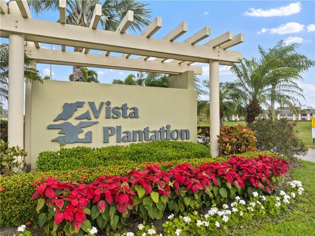 27 Plantation Drive, Unit 201, Vero Beach, FL 32966 Photo