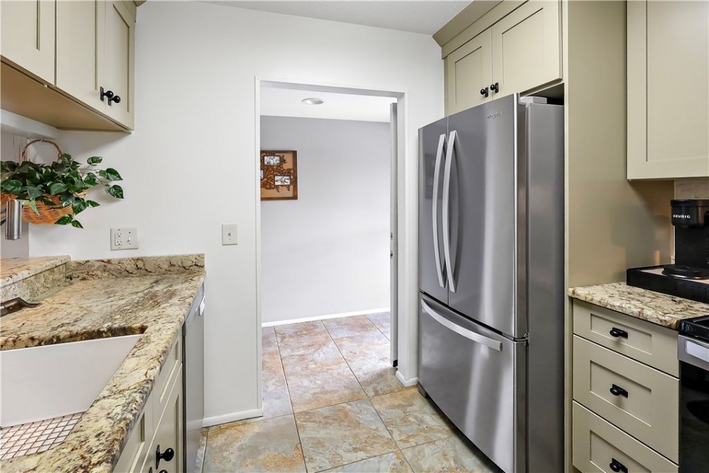 27 Plantation Drive, Unit 201, Vero Beach, FL 32966 Photo