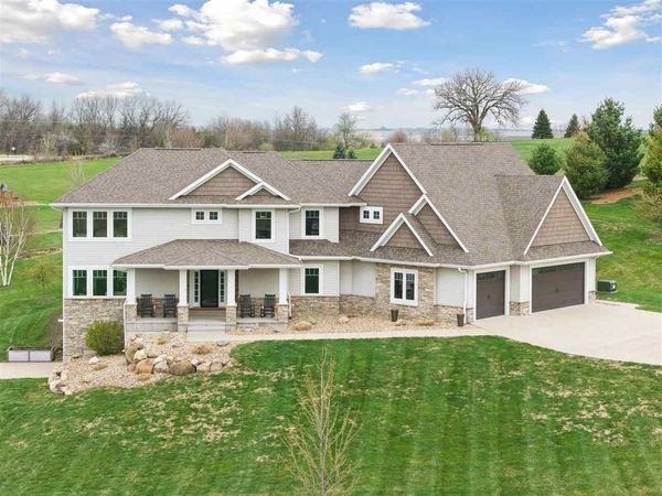 3960 Macbride Pl NE, Solon, IA 52333