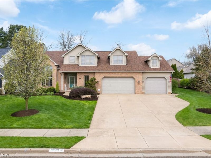 2043 Kingscote Circle NE, North Canton, OH 44720 Photo 1
