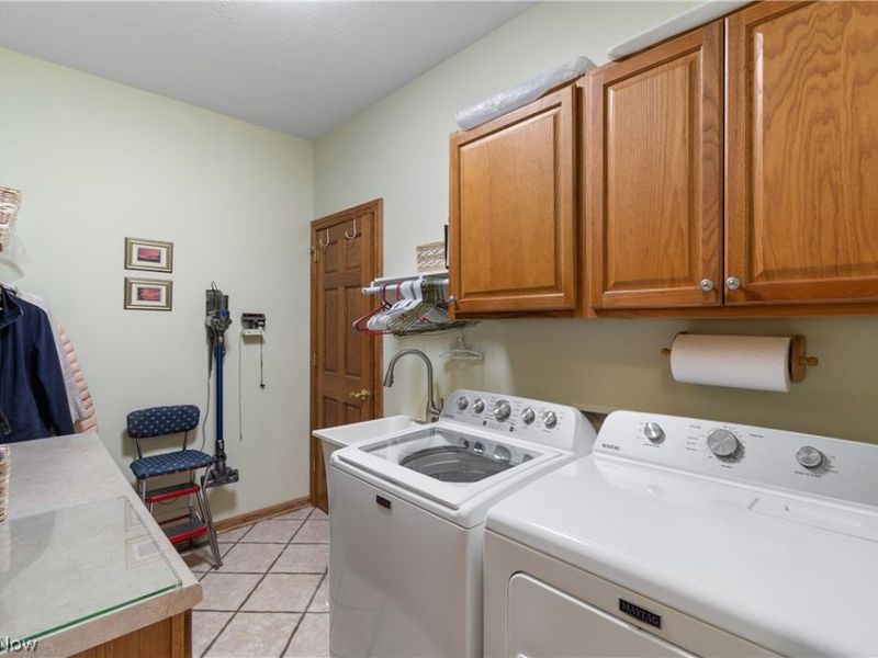 2043 Kingscote Circle NE, North Canton, OH 44720 Photo 15