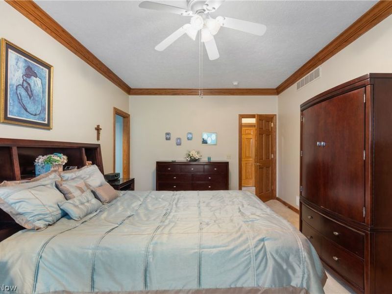 2043 Kingscote Circle NE, North Canton, OH 44720 Photo 17