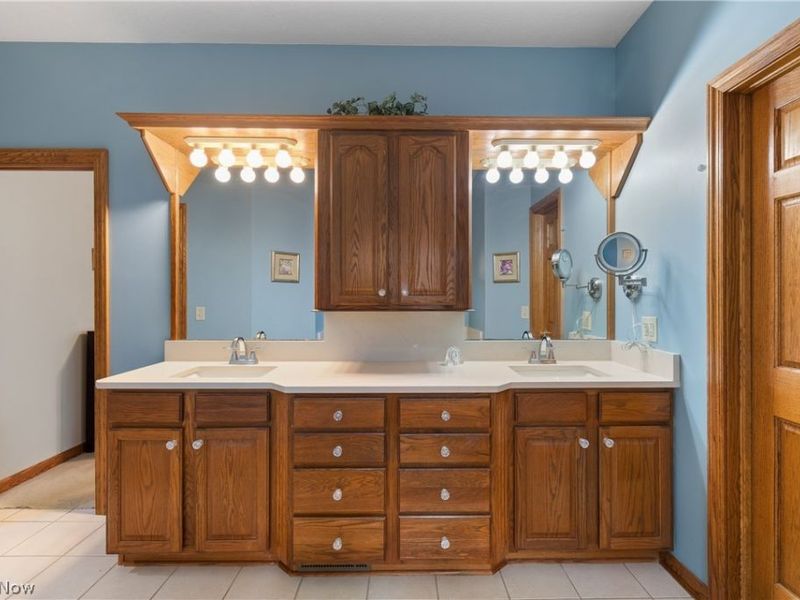 2043 Kingscote Circle NE, North Canton, OH 44720 Photo 18