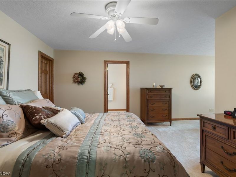 2043 Kingscote Circle NE, North Canton, OH 44720 Photo 24