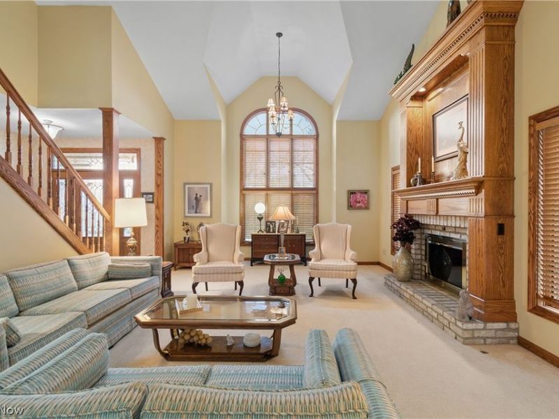 2043 Kingscote Circle NE, North Canton, OH 44720 Photo 4