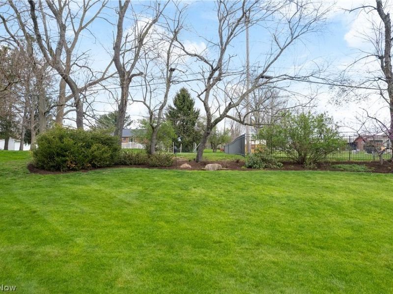 2043 Kingscote Circle NE, North Canton, OH 44720 Photo 40