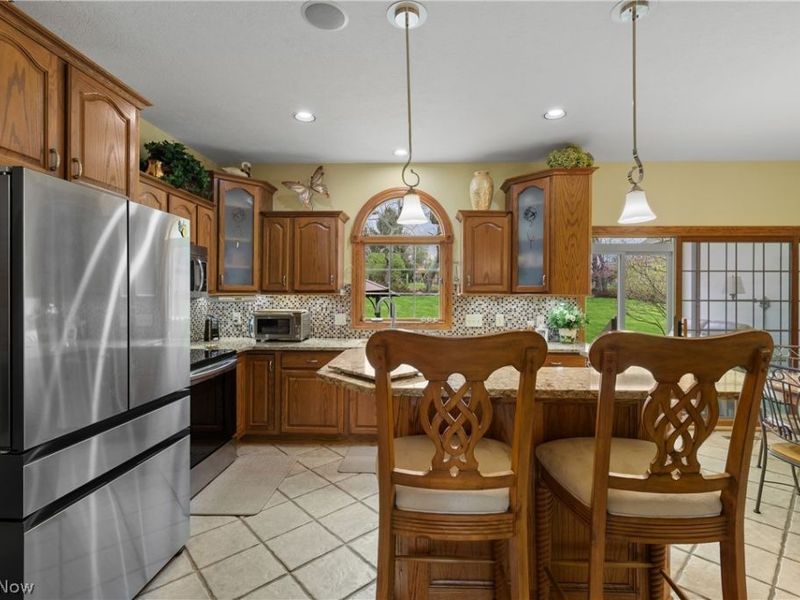 2043 Kingscote Circle NE, North Canton, OH 44720 Photo 9