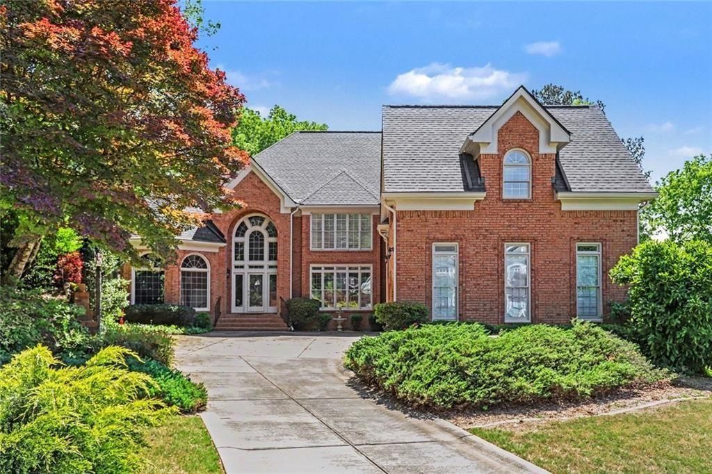 860 Club Chase Lane, Roswell, GA 30076 Main Photo