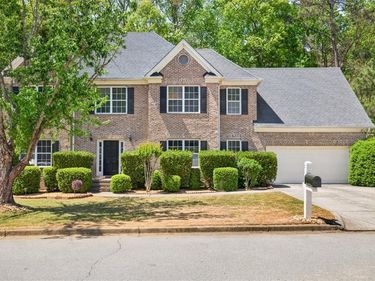 6085 Lake Windsor Parkway, Buford, GA 30518