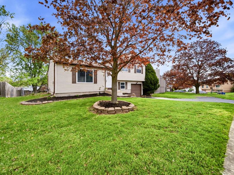 4466 Amwood Street, Columbus, OH 43228 Photo 3