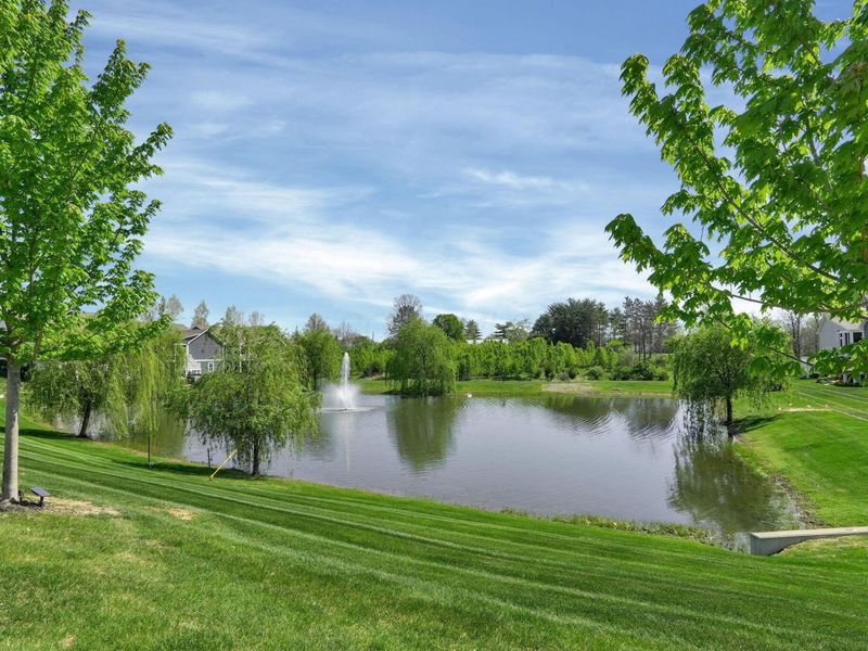 7678 Gateway Boulevard, Powell, OH 43065 Photo 2