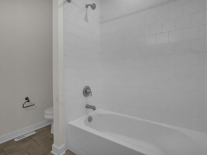 7678 Gateway Boulevard, Powell, OH 43065 Photo 79