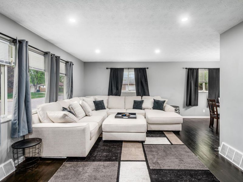 4289 Astor Avenue, Columbus, OH 43227 Photo 2