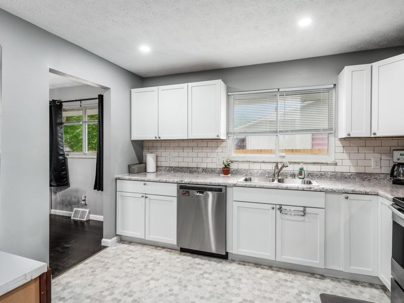 4289 Astor Avenue, Columbus, OH 43227 Photo 6